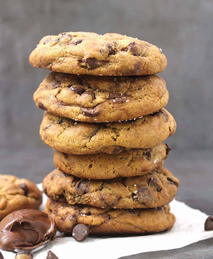 Nutella Stuffed Chocolate Chip Cookies / Cookies Recipe / Baking recipes