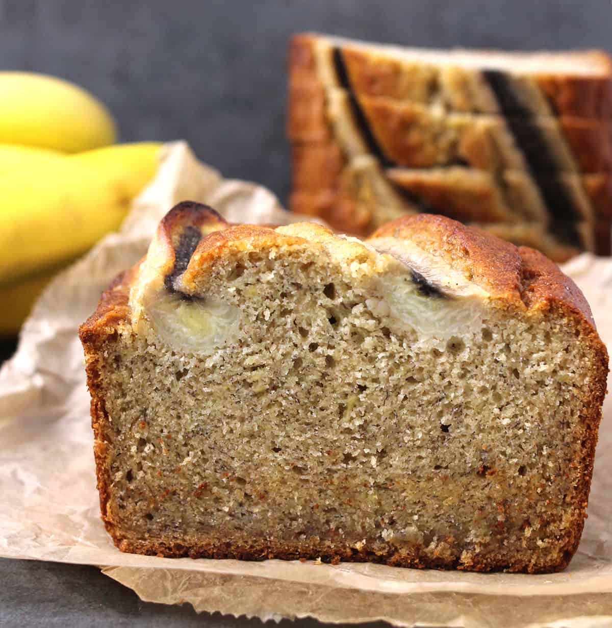 Best, moist easy banana bread recipe | quick banana loaf cake. 