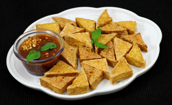 Fried Tofu With Peanut Sauce