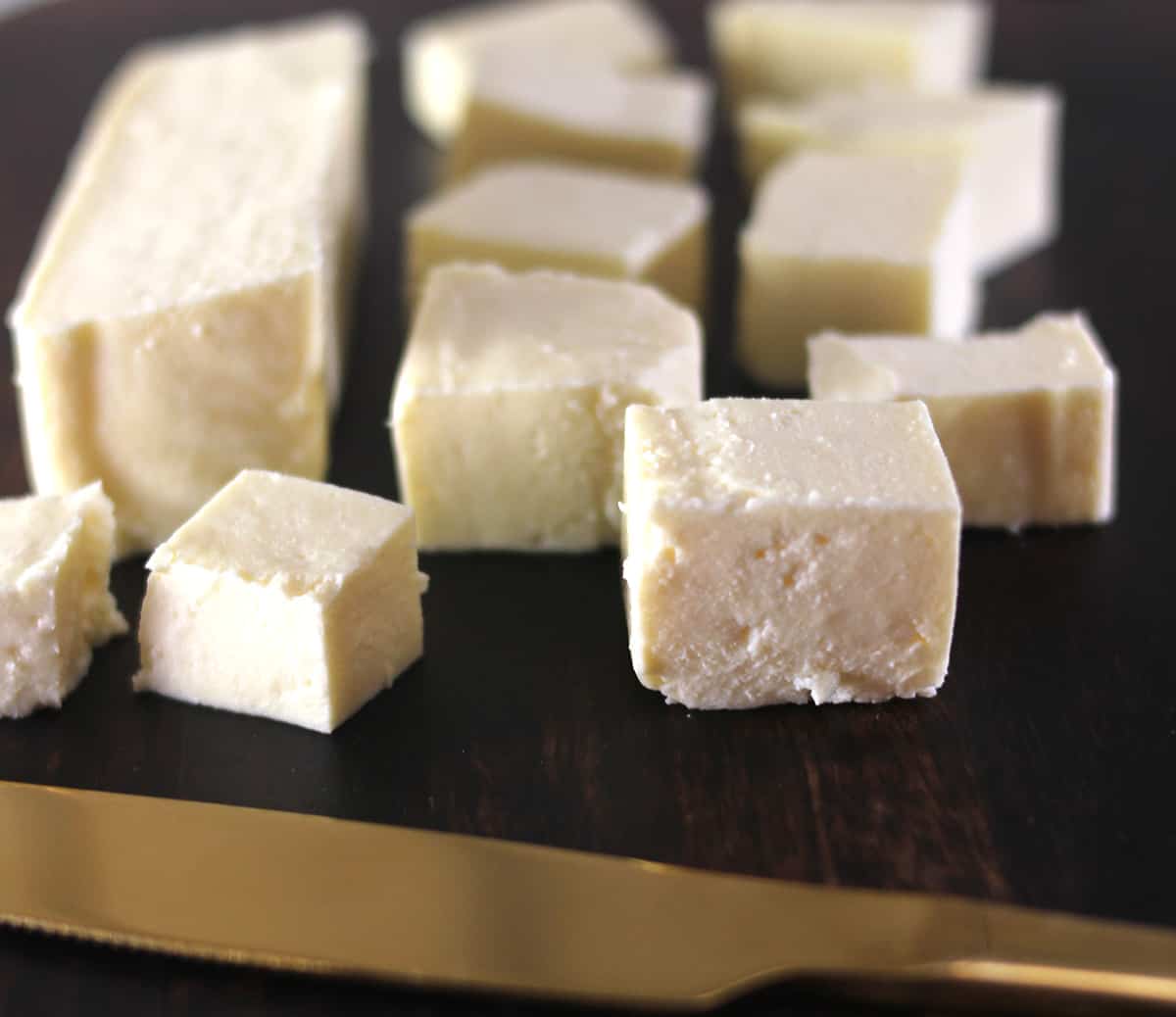 Fresh and soft paneer cubes made with milk (Homemade Indian cottage cheese).