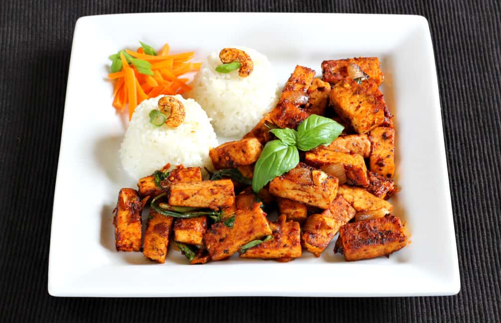 Spicy Basil Tofu, Thai basil Tofu Stir Fry, Simple, best, easy and quick tofu recipes, vegan dinner recipes, vegetarian recipes, fresh basil leaves recipes, how to cook tofu, spicy paneer recipes healthy and vegan tofu recipes