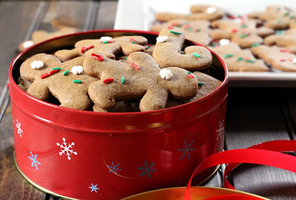 Holiday festive themed gingerbread cookies, christmas cookies recipe 