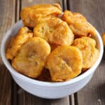 Best and easy fried plantains, vegan and gluten-free (sweet plantain fritters or ripe banana pakora).