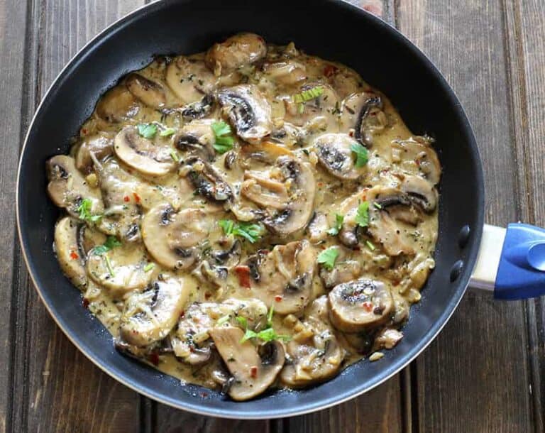 mushroom in garlic cream sauce, mushroom side dishes or sides for holiday ,roasted acorn squash, fall and winter dinner food recipes, holiday baking