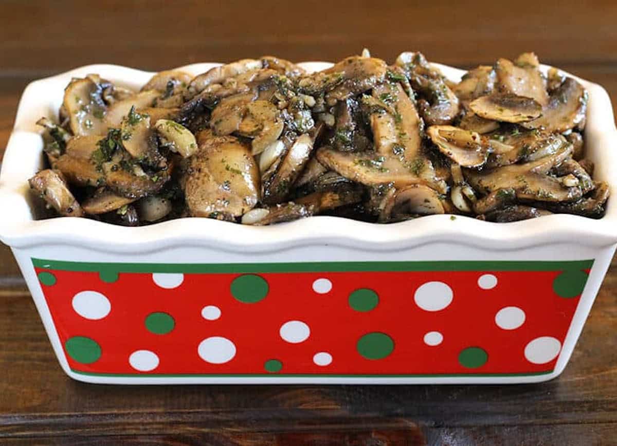 Garlic Butter Mushrooms : Easy Mushroom Side dish for pasta rice, steak, chicken, toasted bread.