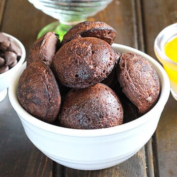 Chocolate appe (paniyaram, paddu, appam) or Eggless mini choco lava cake in appe pan.