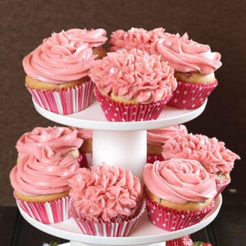 easy, best, simple recipe for fresh strawberry cupcakes with strawberry buttercream frosting