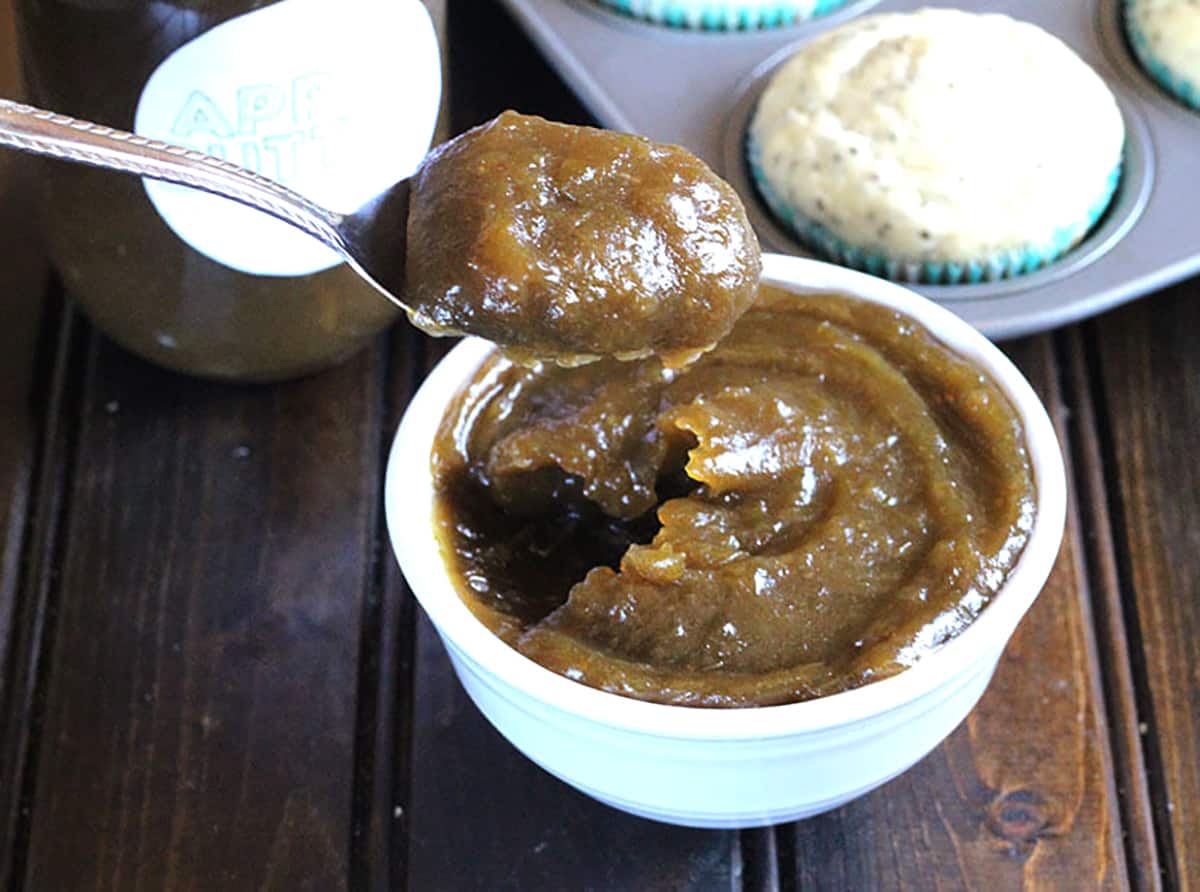 Spoonful of caramelized apple butter recipe. (easy, traditional, best)