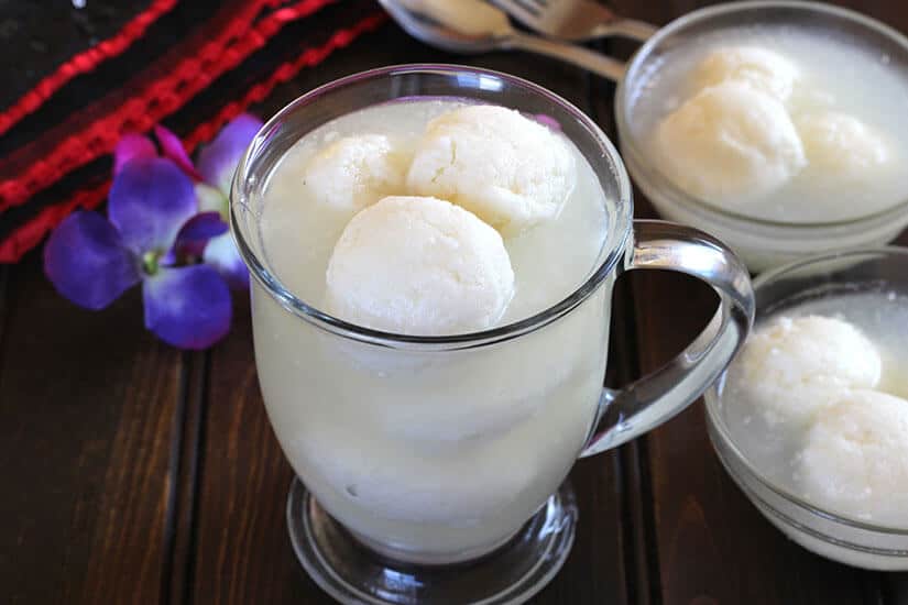 Rasgulla / Cottage Cheese Balls In Sugar Syrup
