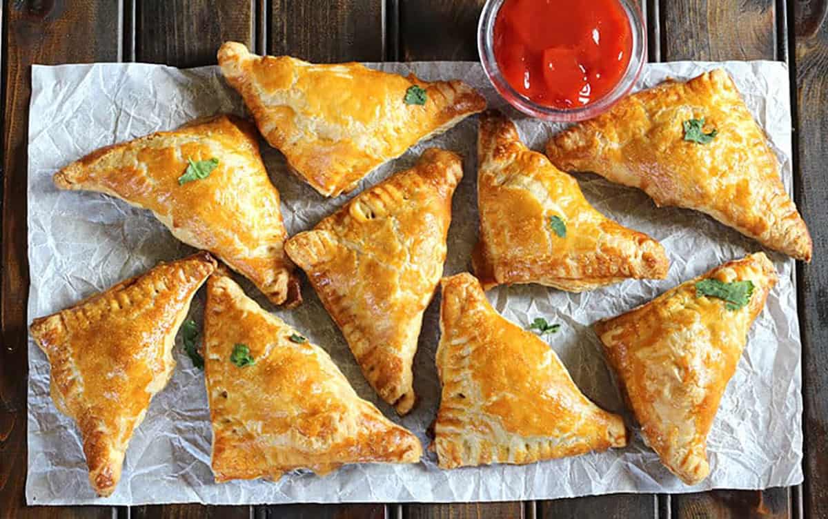 Crispy and flaky, easy-to-make samosa with puff pastry sheets. Best evening snack and appetizer. 