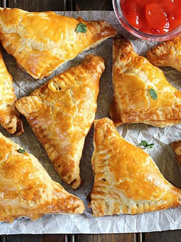 best and easy, crispy and flaky puff pastry samosa recipe