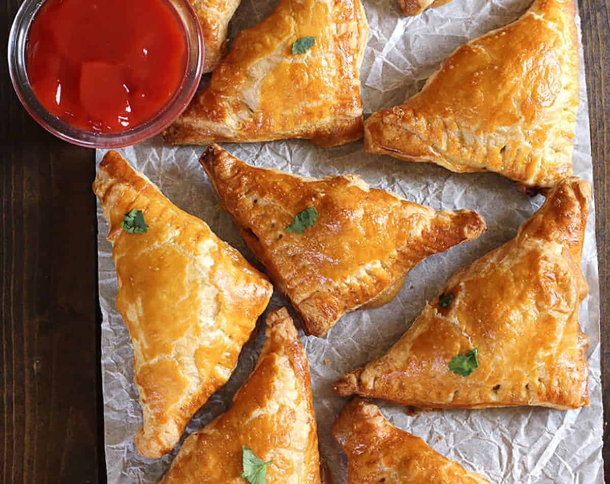 crispy puff pastry samosa recipe with vegetables and aloo filling