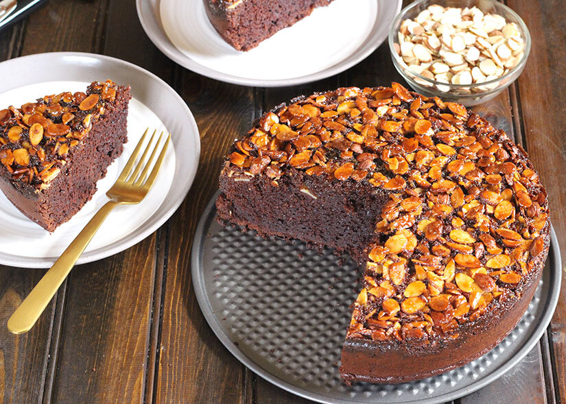 Chocolate Almond Upside Down Cake / Thanksgiving recipes / Christmas Recipes