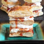 Napoleon, Mille Feuille - French and Italian Layered Puff Pastry Desserts #pastrycream #pastries