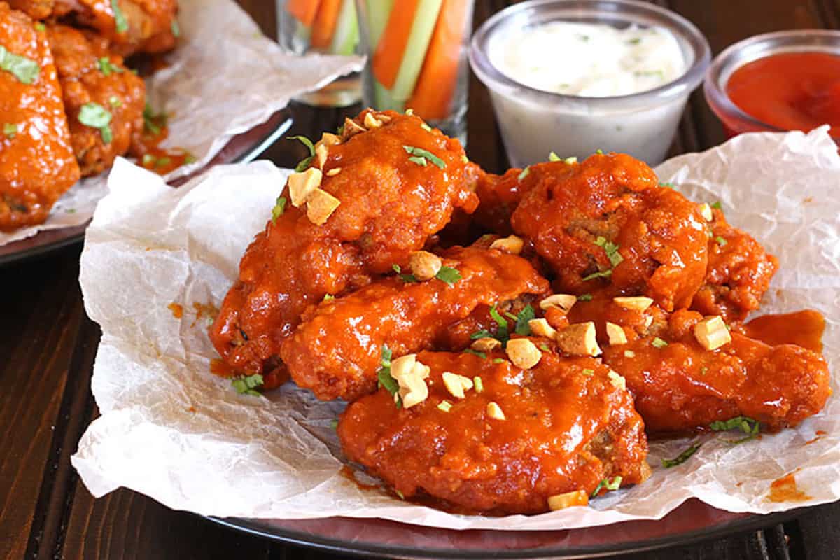 fried crispy and crunchy, hot sriracha honey chicken wings recipe, #gamedayfood #gamenightparty