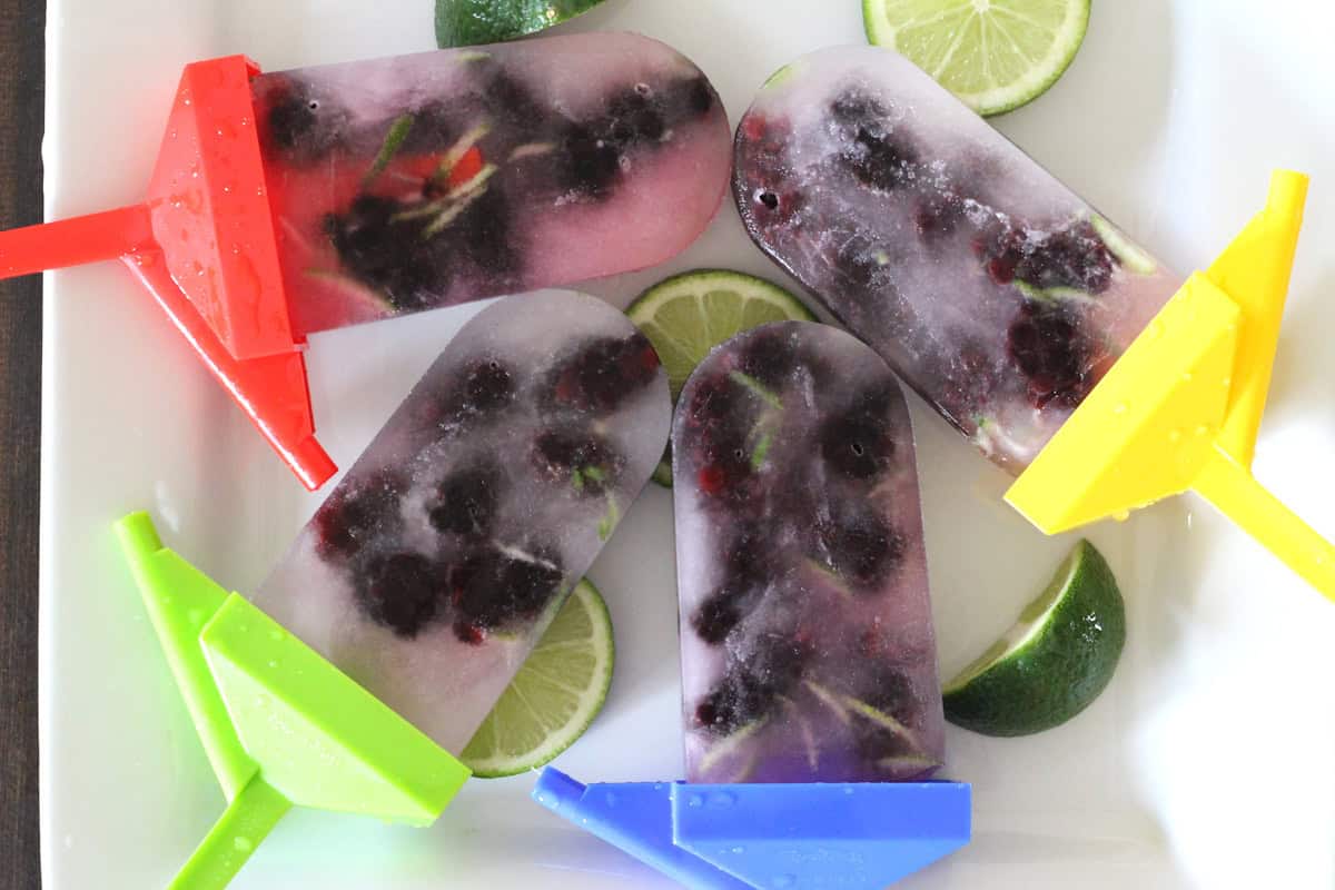 Fruit popsicles with lemonade. Easy summer frozen dessert recipe.