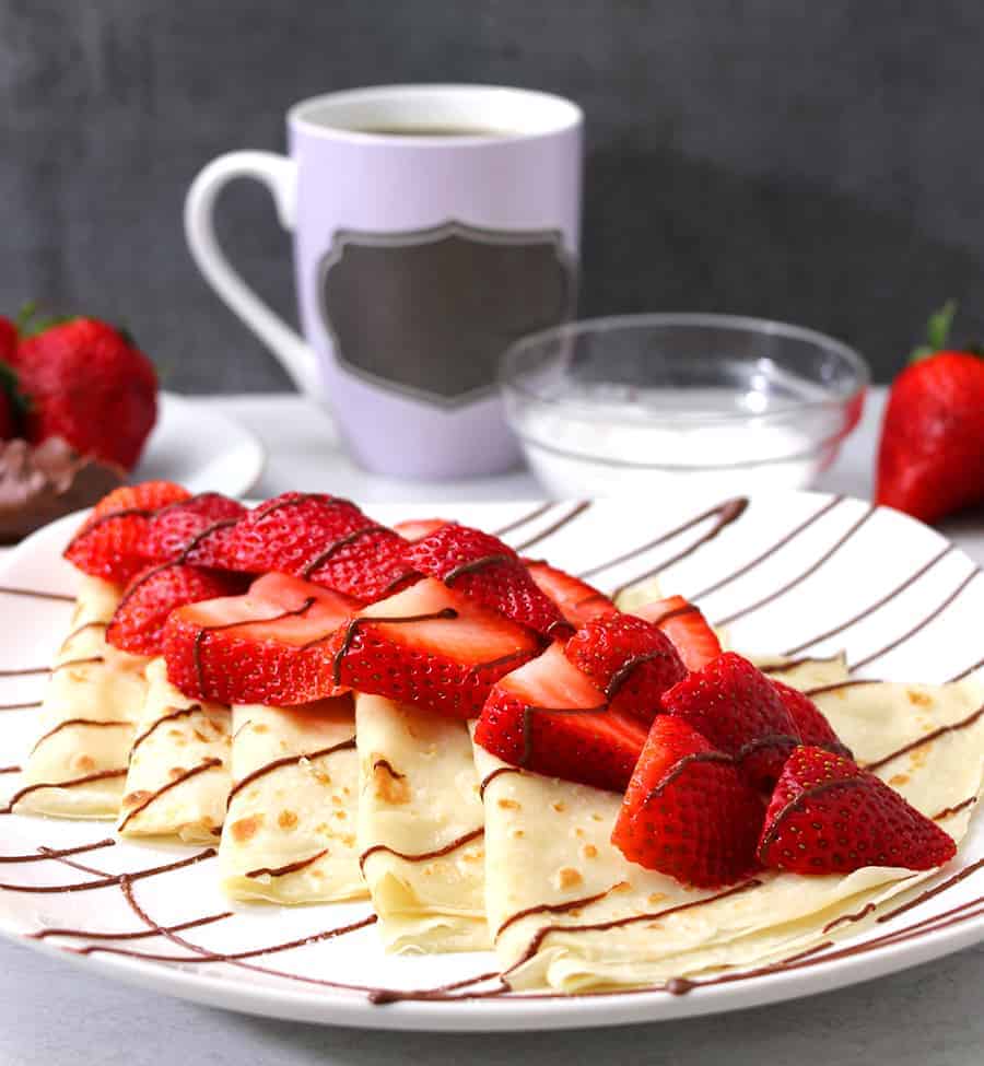 Strawberry Nutella Crepes Recipe, how to make crepes, easy & best homemade sweet crepes, #rollupcrepes  #crepes #pancakes #starwberries #Nutella, crêpe, savoury galettes, crepes fillings, make ahead crepes, french crepes