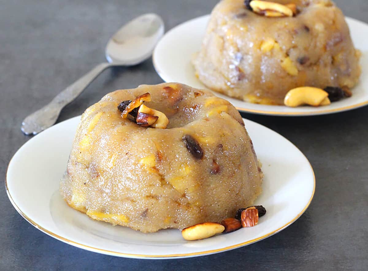Apple rava kesari or no bake apple pudding dessert - Indian style. 