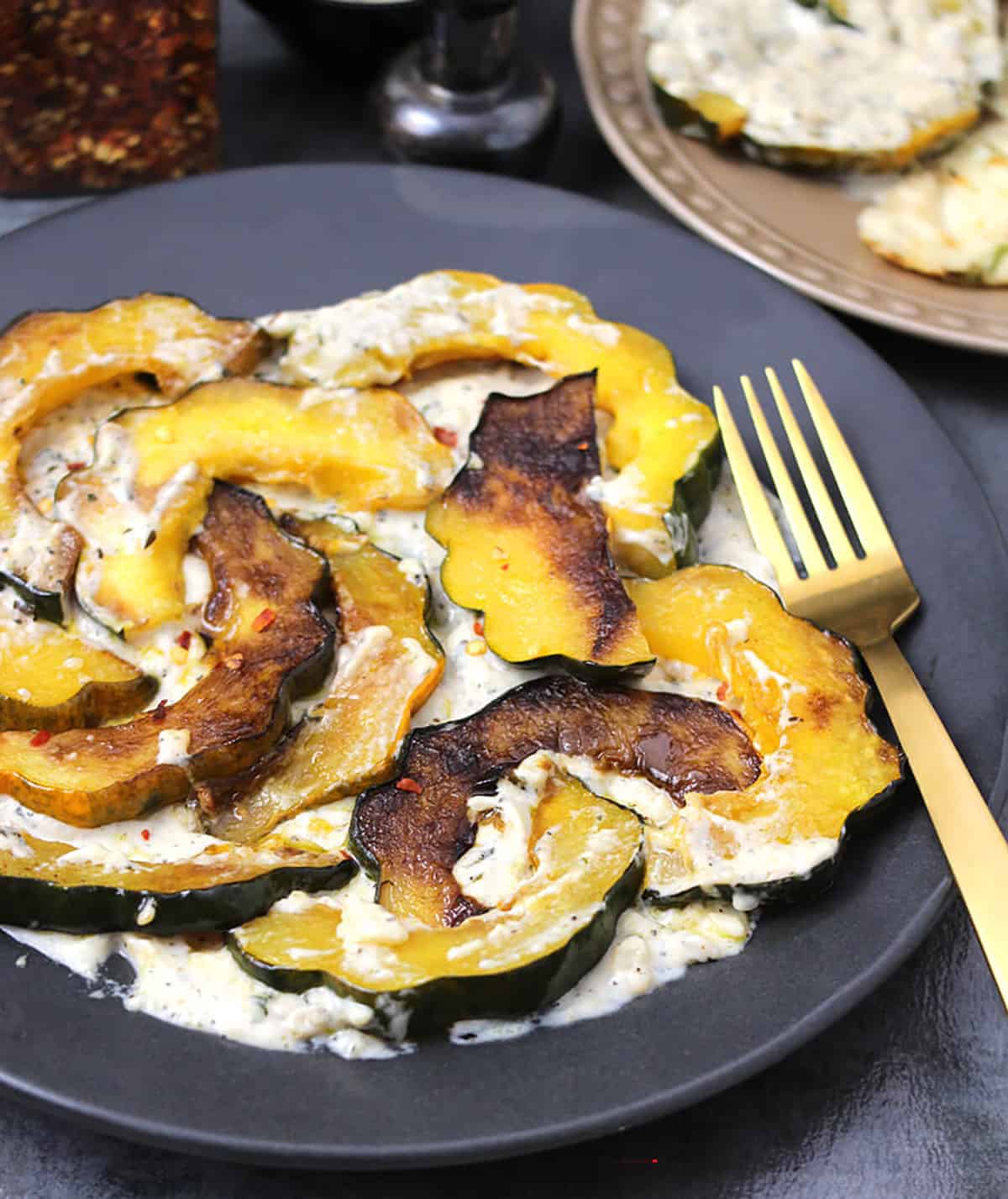 simple and easy roasted acorn squash slices for fall dinner and thanksgiving, Christmas. 
