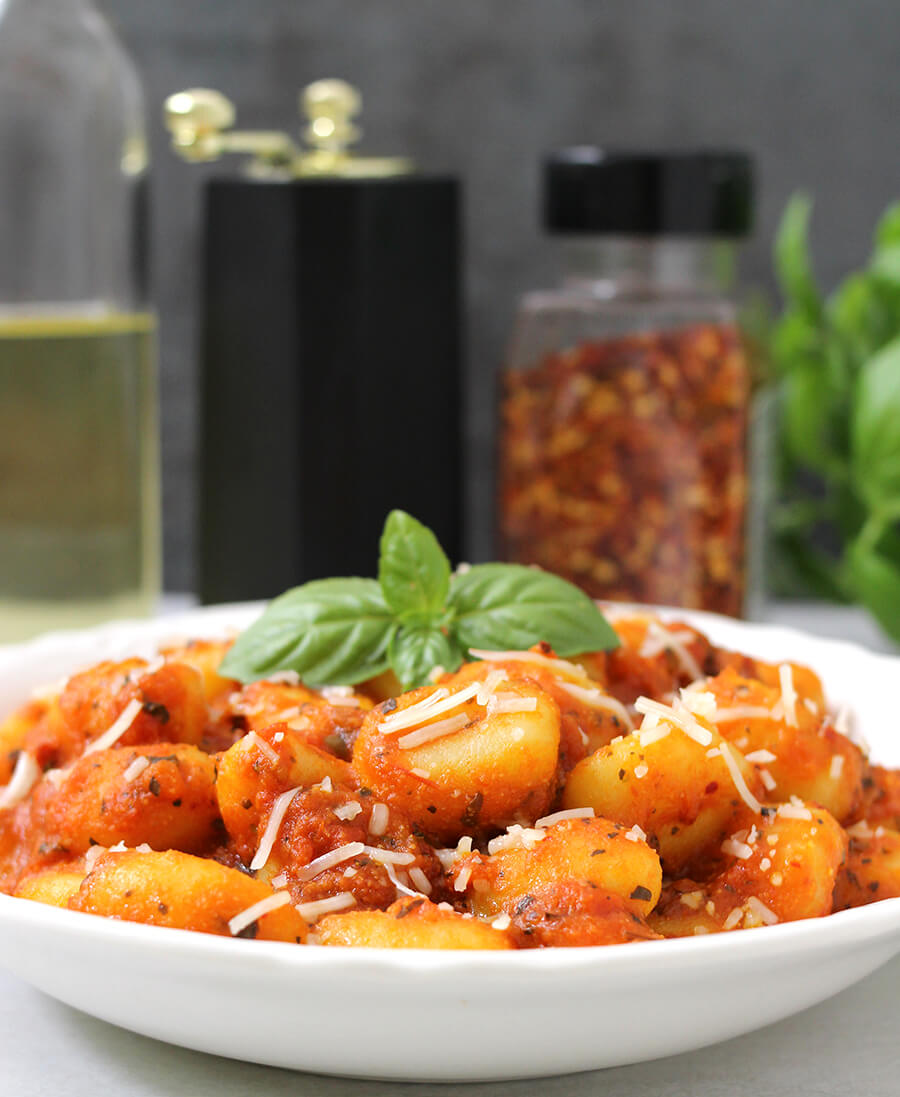 Gnocchi in arrabbiata sauce, pasta recipes, chritams eve recipes, chicken dishes for christmas lunch and dinner, turkey alternative, Holiday Dinner Recipe Ideas / Christmas Recipes / Holiday Recipes