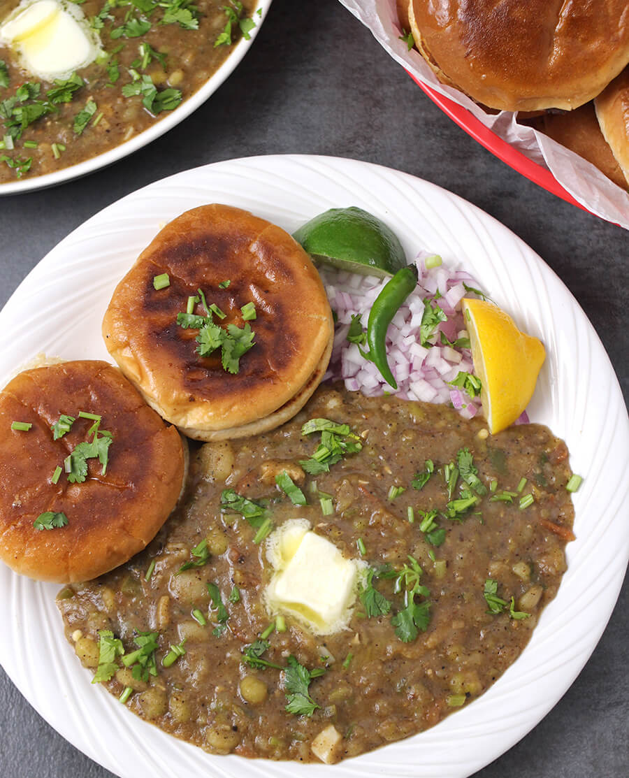 black pav bhaji, kali pav bhaji, mumbai pav bhaji, best pav bhaji, mumbai street food , mashed potatoes / Indian recipes / Best Indian food / Spicy Food/ Vegan recipes / Gluten free recipes / easy Potato recipes