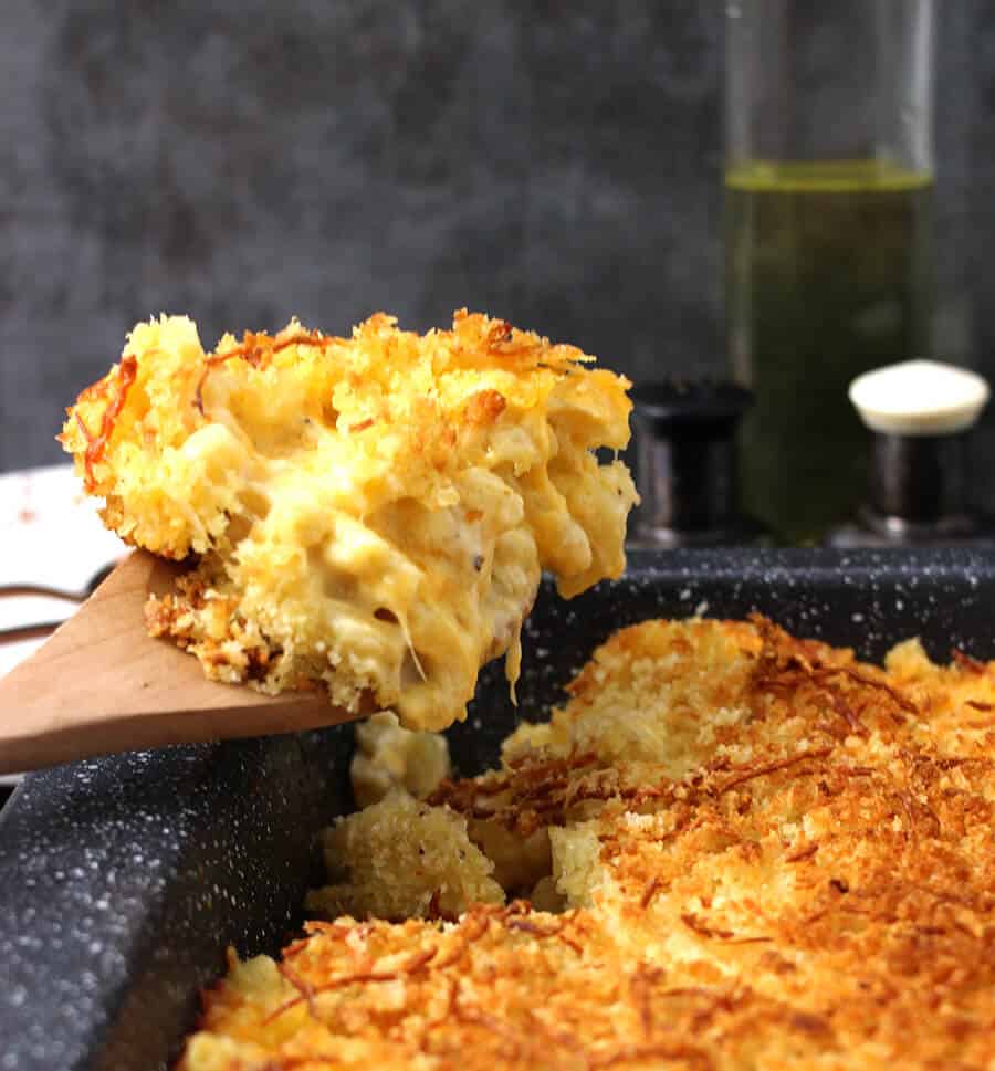 Creamy baked best ever mac and cheese or macaroni and cheese pasta recipe for kids, lunch, dinner, Italian recipes