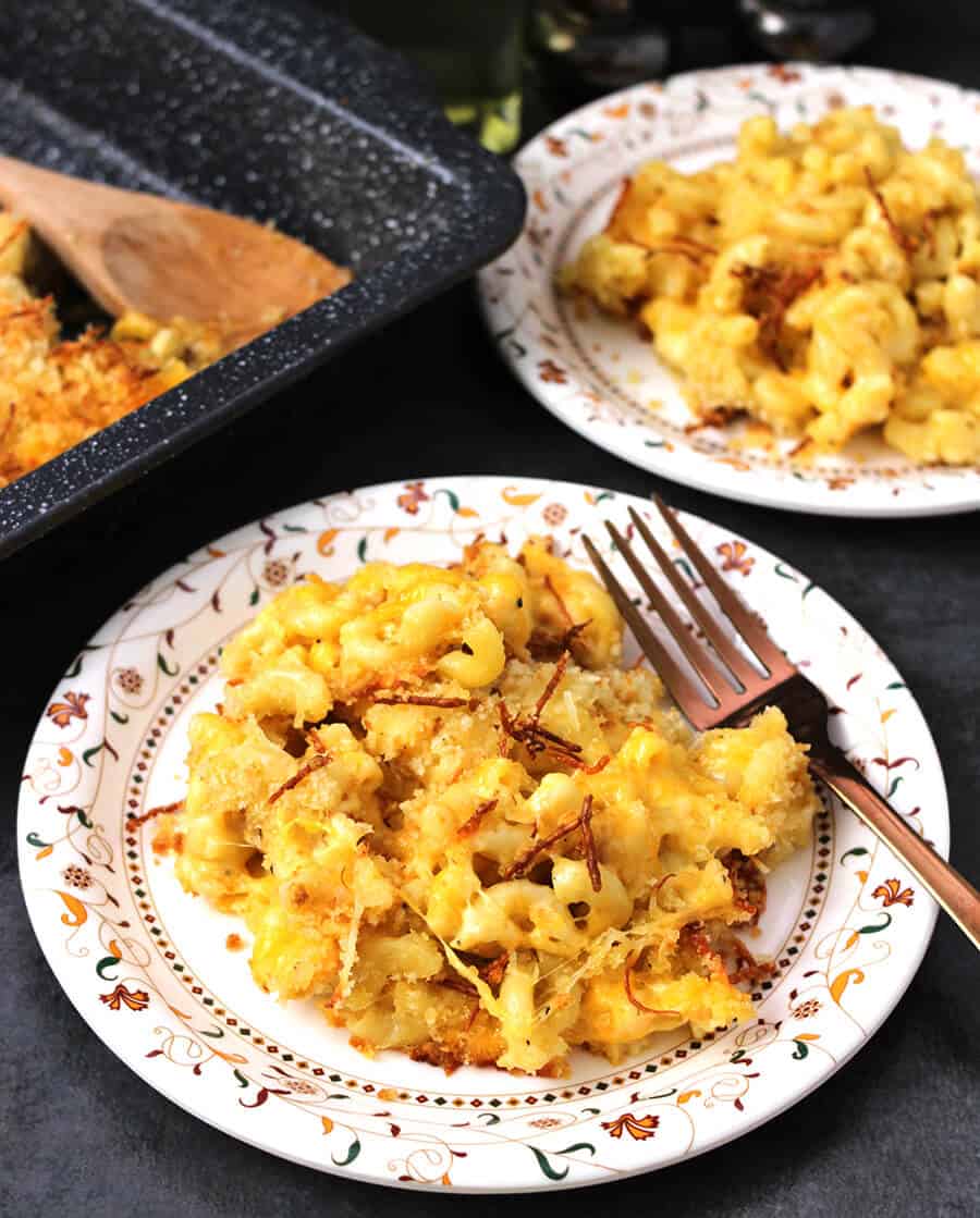 Mac and Cheese / Macaroni and Cheese / Best Baked Mac and Cheese / Kids friendly recipes / Dinner Recipes / Lunch box recipes / Weekday dinner / Elbow Macaroni / Best Pasta Recipes / Creamy Pasta / Kids Friendly Recipes / Summer Recipes / Party Food Recipes 