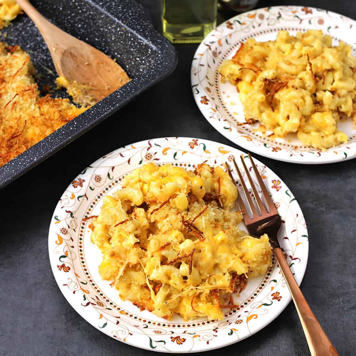 Popular American food for lunch and dinner - mac and cheese recipe with simple ingredients. 