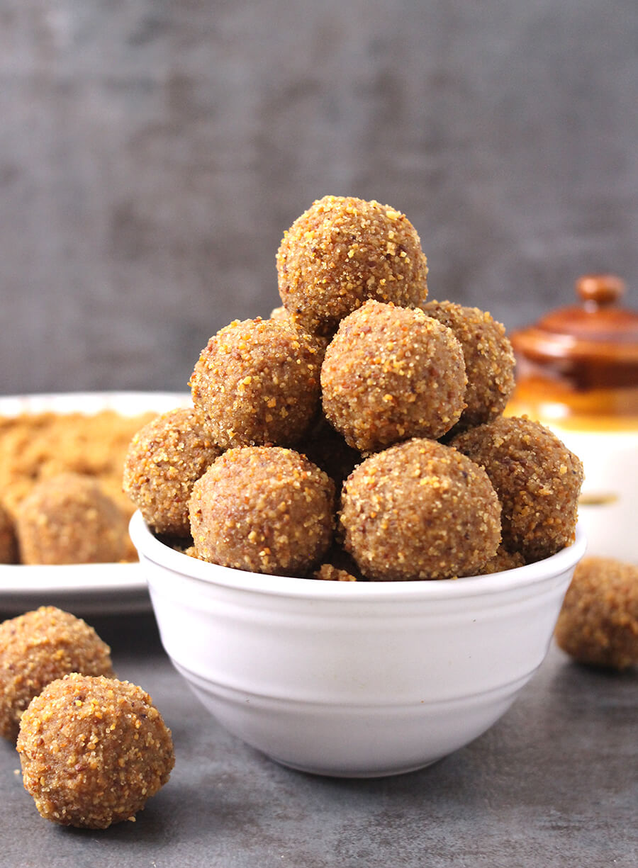 Urad Dal laddu / No Bake Protein Balls / Laddu / Ladoo / Motichoor Ladoo / Boondi ladoo / Besan Ladoo / Rava laddu / Coconut Laddu / jaggery Laddu / Navratri recipes / Diwali recipes / Kids friendly recipe / Gluten Free Recipes / Black gram / Lentil recipes / high protein balls / Mithai recipes / indian sweets / indian mithai / sunnundalu / Indian festival recipes / holi recipes / Prasad recipes / Prasadam recipes 