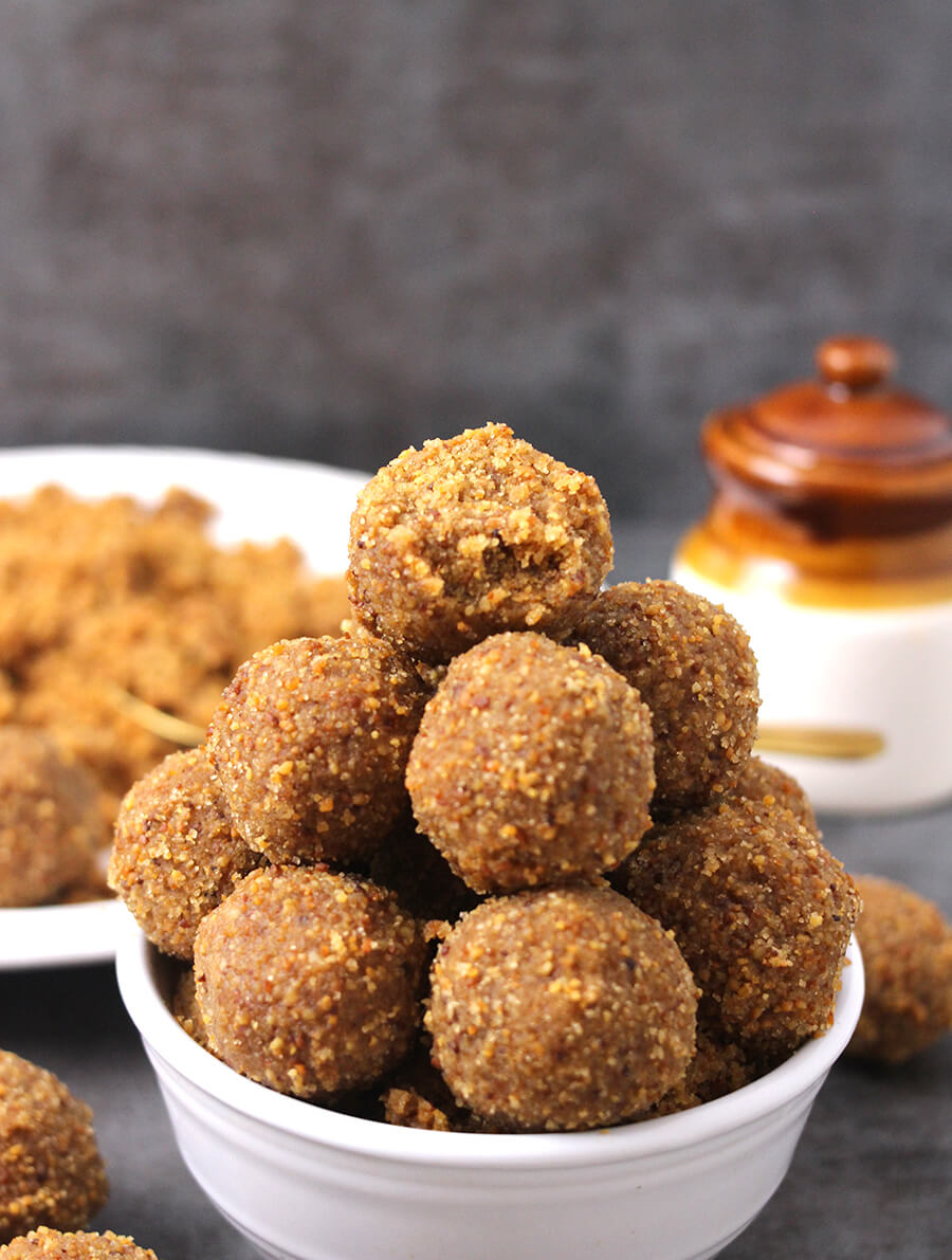 Urad Dal laddu / No Bake Protein Balls / Laddu / Ladoo / Motichoor Ladoo / Boondi ladoo / Besan Ladoo / Rava laddu / Coconut Laddu / jaggery Laddu / Navratri recipes / Diwali recipes / Kids friendly recipe / Gluten Free Recipes / Black gram / Lentil recipes / high protein balls / Mithai recipes / indian sweets / indian mithai / sunnundalu / Indian festival recipes / holi recipes / Prasad recipes / Prasadam recipes / Diwali desserts / Indian desserts / Diwali snacks / South Indian sweets 