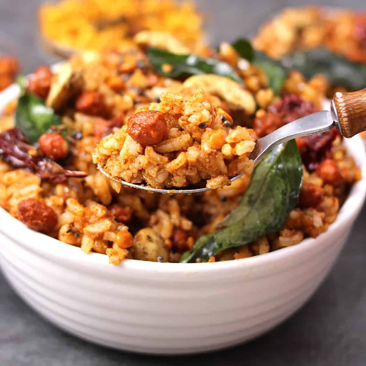 Traditional and authentic South Indian Puliyogare (pulihora, puliyodharai, tamarind rice).