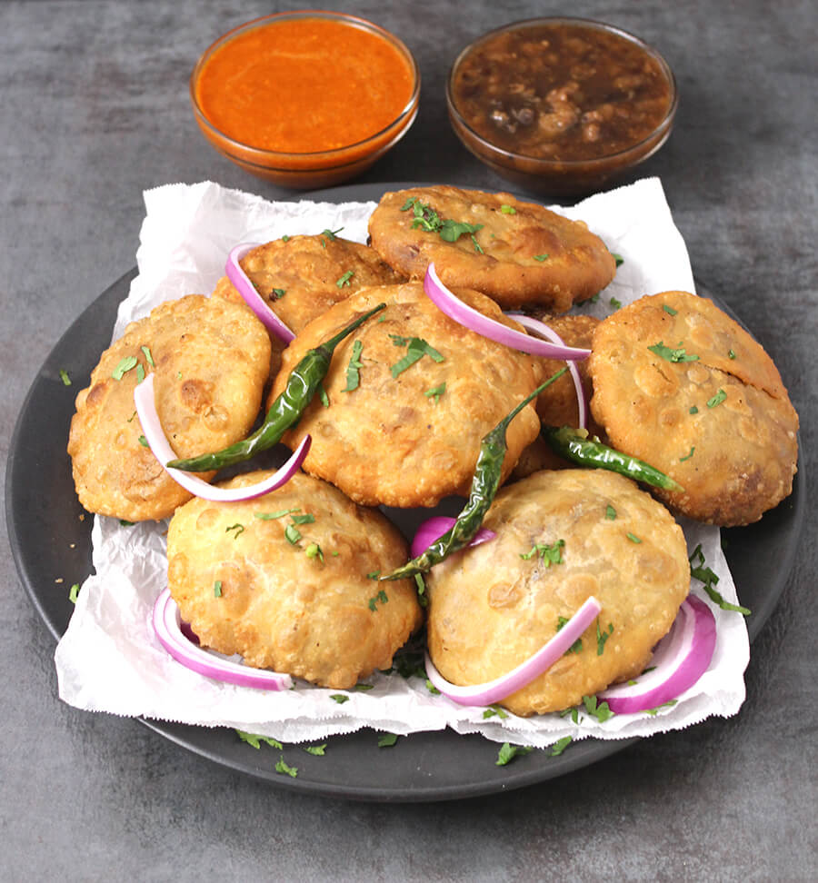 Aloo Pyaz Kachori / Onion Potato Dumplings / ALoo Ki Kachori / Pyaz Ki Kachori / Raj Kachori / Matar Kachori / Khasta Kachori / Dal Kachori / Chutney for Chaats / Indian Chaat / Indian Street Food / Diwali Snacks / Diwali Party ideas / Indian Snacks / Mashed Potato Dumplings / Vegan Snacks / Fried Snacks / Popular Indian Food / North Indian Food / Holi recipes / Diwali recipes/ Papdi Chaat