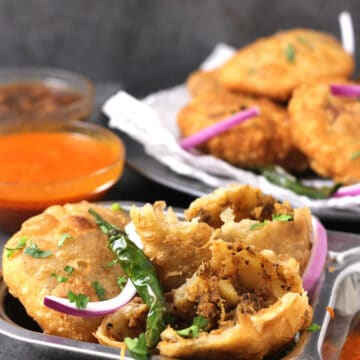 Aloo Pyaz Kachori / Indian Snack / Indian Street Food / Indian Chat