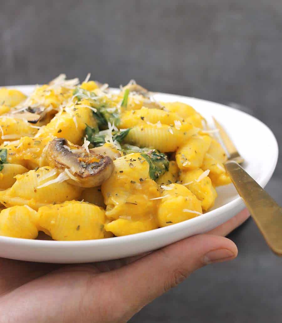 best creamy homemade butternut squash pasta sauce, holiday vegetarian, vegan healthy dinner recipes 