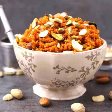 recipe for best and easy homemade carrot halwa or gajar ka halwa Indian sweet and dessert