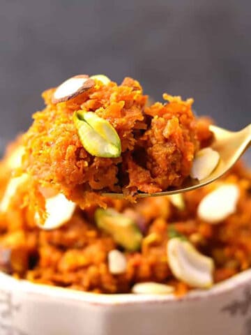 recipe for best and easy homemade carrot halwa or gajar ka halwa Indian sweet and dessert.