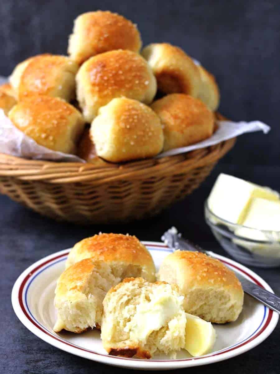 how to make best dinner rolls at home, yeast rolls, holiday bread baking from scratch, pav, #bread 