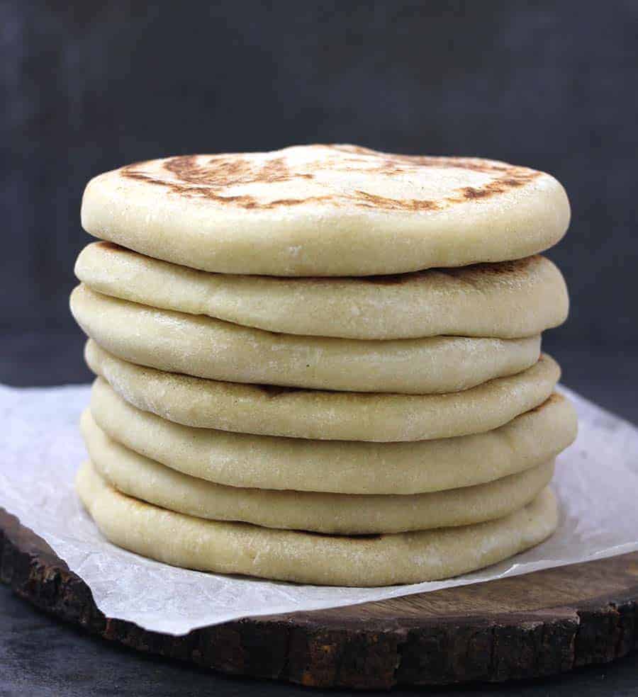 Soft and easy, quick and delicious vegan flatbread, pita bread for sandwich, hummus, falafel, pita pockets, vegetarian meal, lunch or dinner recipe ideas