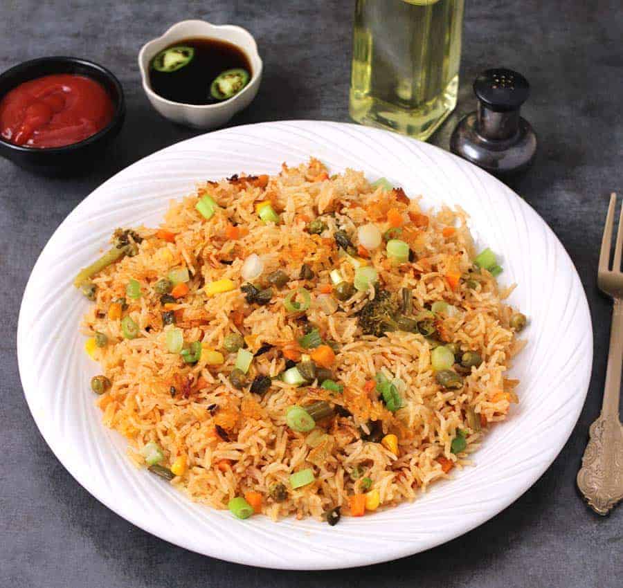 Baked fried rice,keto, instant pot fried rice,  one pot or one pan meals for lunch or dinner, meatless dinner ideas, indian one pot meals, vegetarian casserole, healthy, easy and quick rice recipes, Thanksgiving and christmas dinner ideas