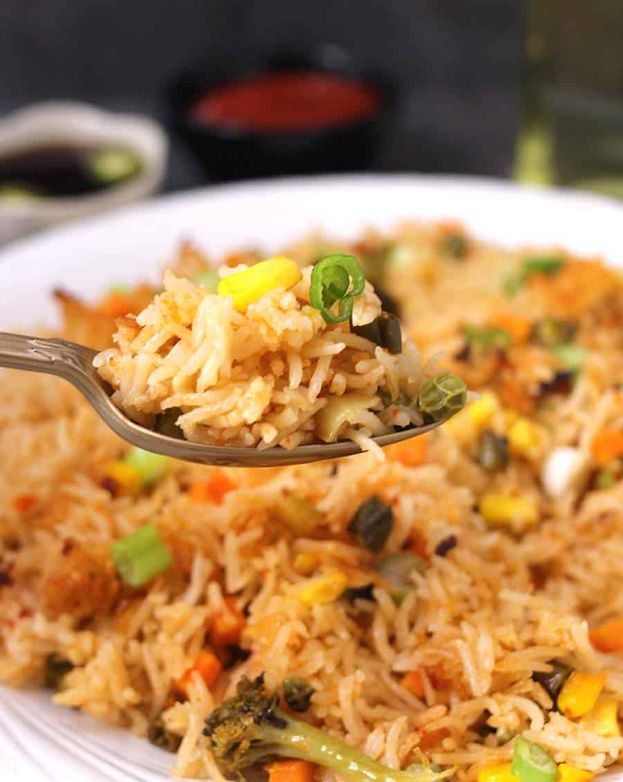 Baked fried rice, one pot or one pan meals for lunch or dinner, meatless dinner ideas, indian one pot meals, vegetarian casserole, healthy, easy and quick rice recipes, easter food dinner ideas 