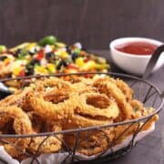 Onion Rings, Best homemade extra crispy onion rings from scratch, vegan onion rings, keto onion rings, finger food, snack, sides, appetizers, panko bread crumbs, ringlets, American popular food, super bowl food, football food, party food ideas, popeyes onion rings