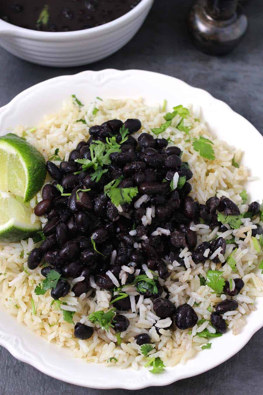 How to make cilantro lime rice like chipotle, chipotle cauliflower lime rice, mexican rice ingredients, instant pot chipotle rice, lemon coriander rice, easy rice recipes for lunch and dinner, vegetarian, vegan, gluten free and keto diet, brown rice, white rice