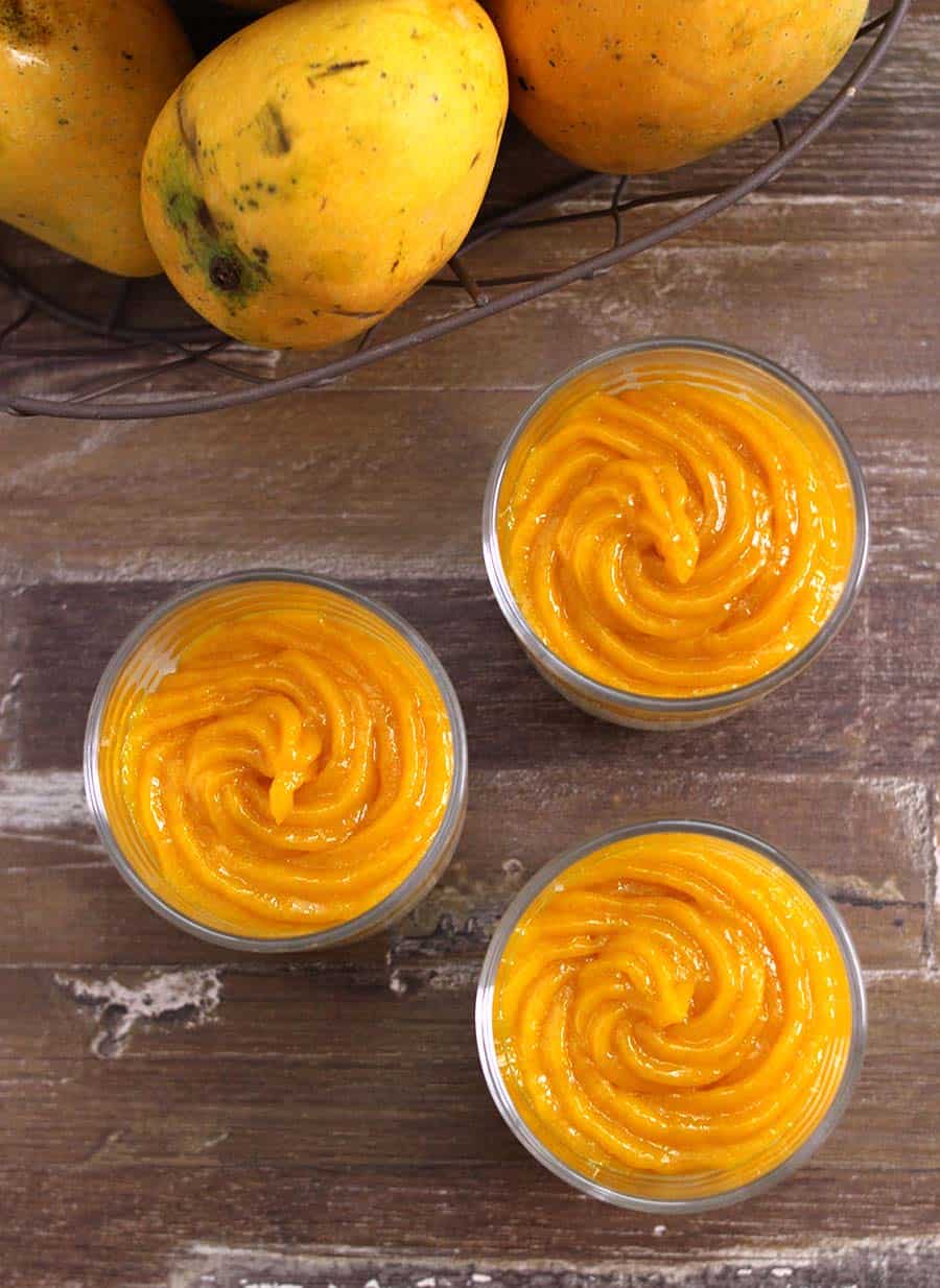 Easy Mango White Chocolate Mousse or Mousse Au Chocolat Mangue, Make ahead dessert recipe for parties, get together, romantic date, july 4th, memorial day, Easter, thanksgiving, Christmas, mango recipes, chocolate recipes, summer food recipe, no bake desserts, eggless sweets and desserts, pudding recipes, cream cheese, keto mousse, fancy dessert
