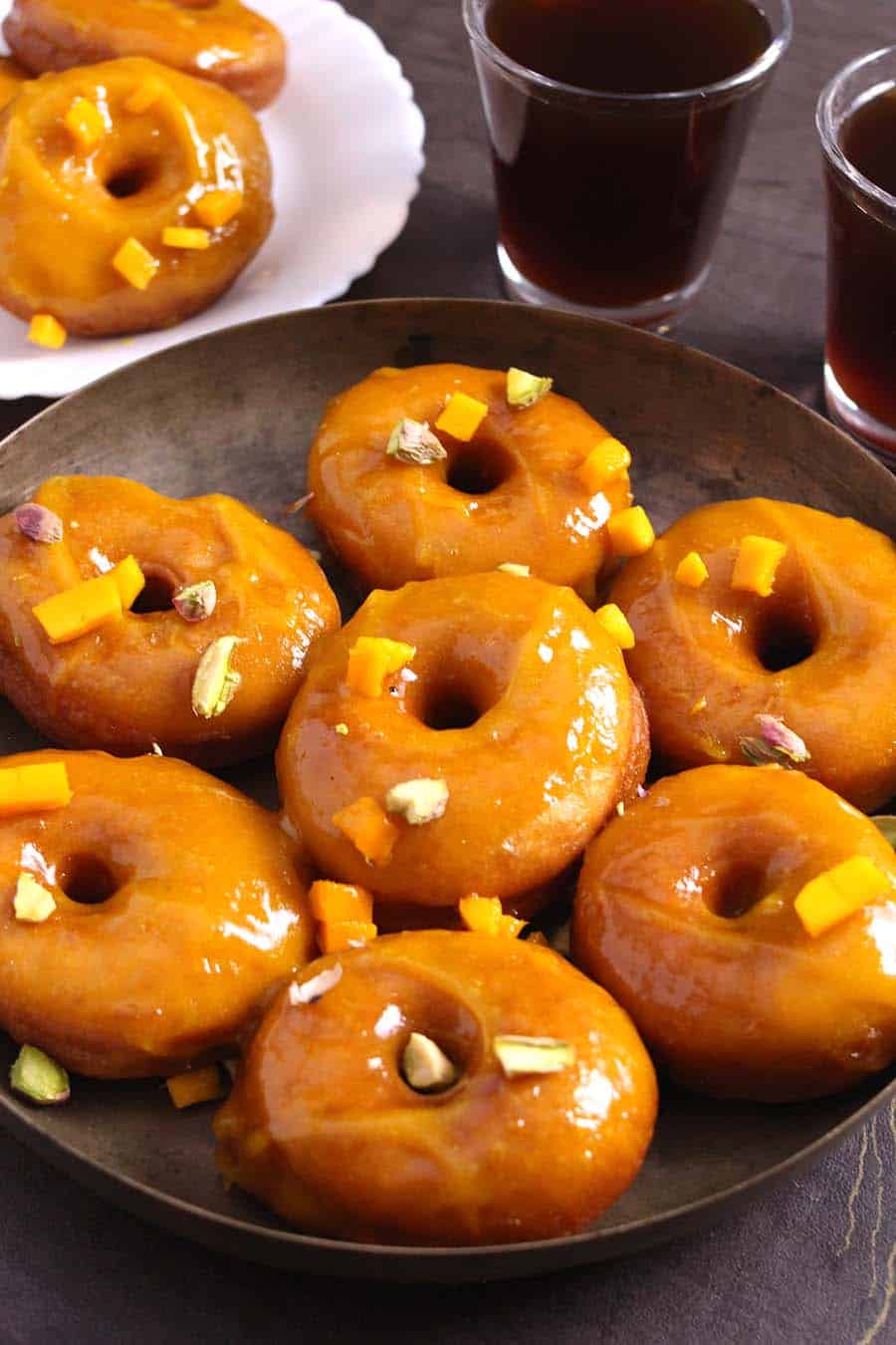 Quick and easy doughnuts, krispy kreme, dunkin donuts, copycat recipes at home, ideas for glaze and icing, homemade jam and compote 