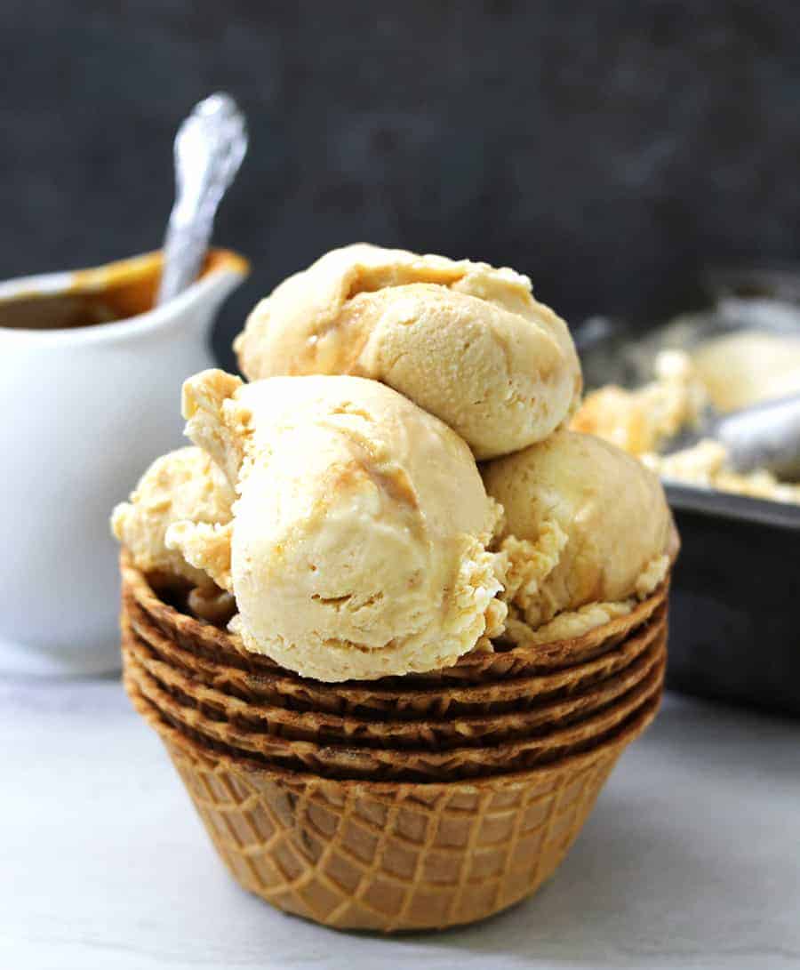 DULCE DE LECHE ICE CREAM, Best and easy no churn homemade ice cream without ice cream maker, no eggs, salted caramel ice cream, dulce de leche recipes, caramel recipes, summer food and desserts, soft ice cream, haagen dazs ice cream recipes #icecream #homemade #dulcedeleche #caramel