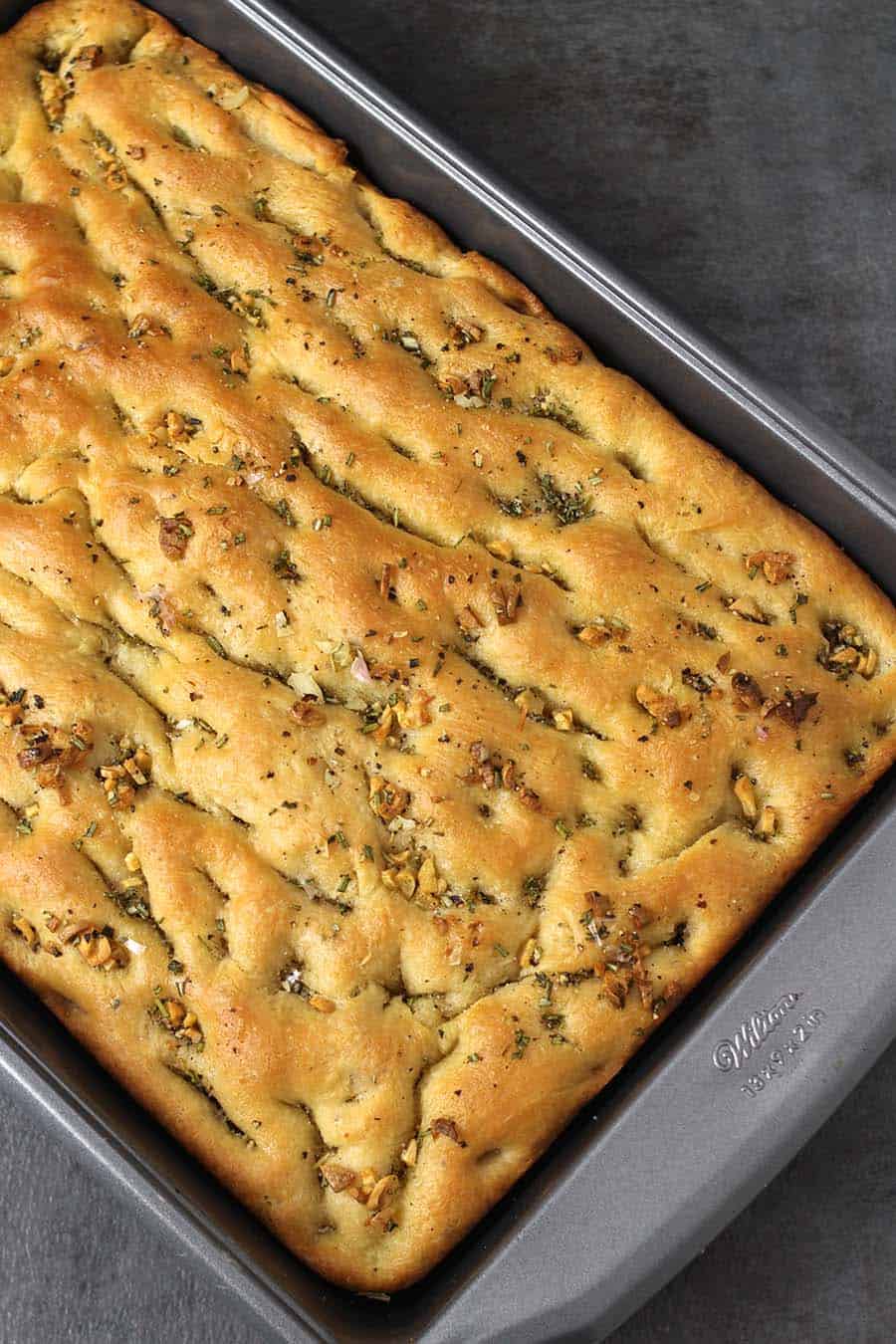 How to make Italian Rosemary Garlic Focaccia Bread, #christmasbread #holidaybaking #keto #pesto #pizzabianca #sourdough