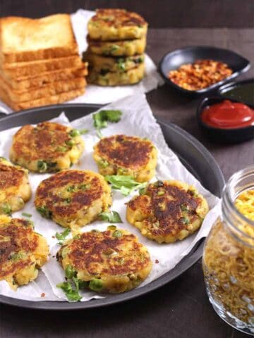 Crispy aloo tikki, leftover mashed potato patties, cutlet or cakes, chaat, burger, #indianfood #indianrecipes