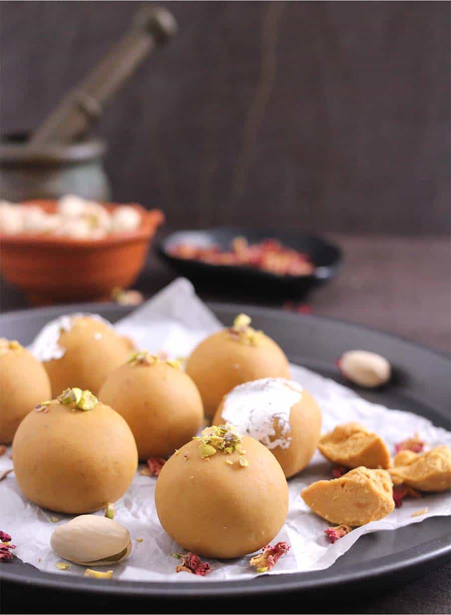  besan laddu, ladoo with chickpea flour