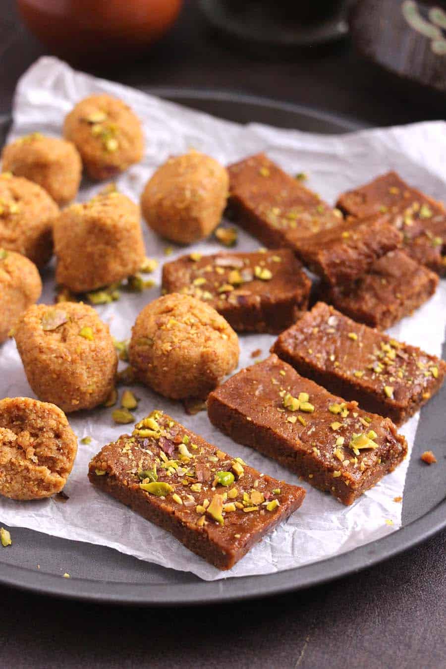 How to make Mawa Barfi sweet recipe, Kowa Khoya Khoa Burfi, Kaise Banti Hai #indiansweets #indiandesserts