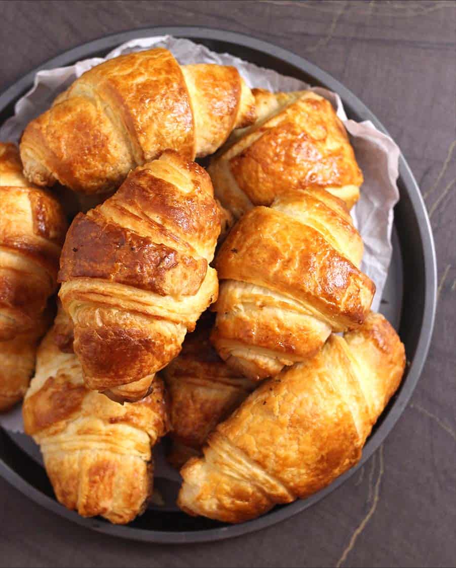 how to make flaky, crispy croissants at home. classic, traditional, fattiest pastry, puff pastries 